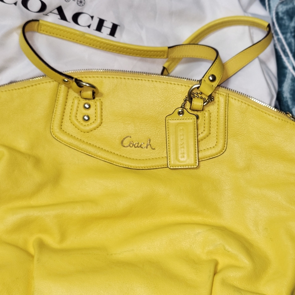 Large Coach Yellow Pebbled Leather Tote Bag Limited Spring Edition